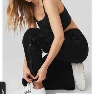 ALO Yoga Black Courtside Tearaway Snap pant size XXS
